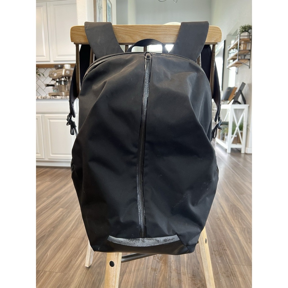 Lululemon Para Backpack Water-Repellent Bag Black 23L School Gym Commuting